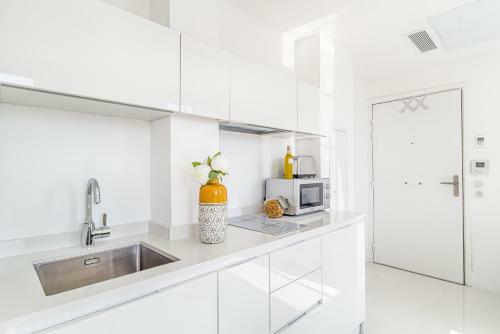 Apartamento New ! Sea View Design + Balcony 203