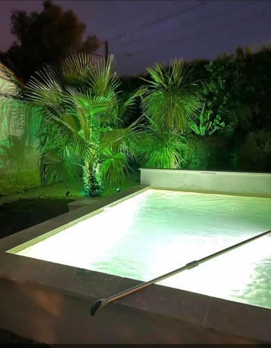 Bed & Breakfast Un Petit Coin de Paradis Avec Piscine Et Parking