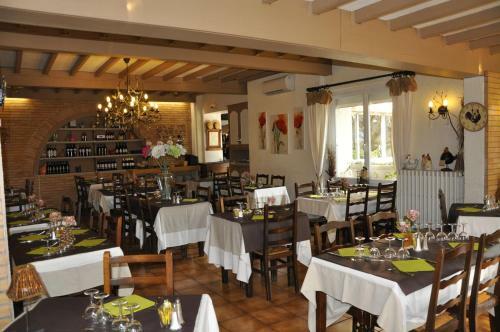 Hotel Les Deux Acacias