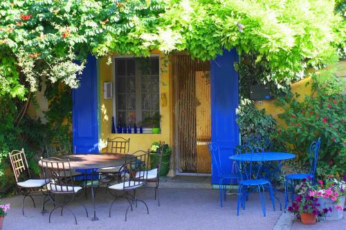 Hostal La Sarrasine