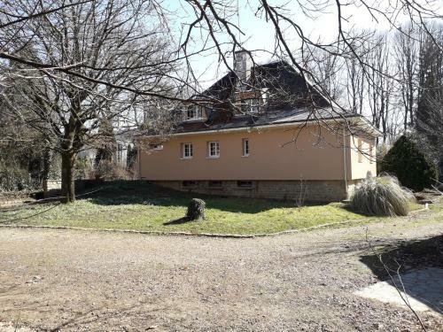 G�te Pour 8 - Axe Sedan Charleville