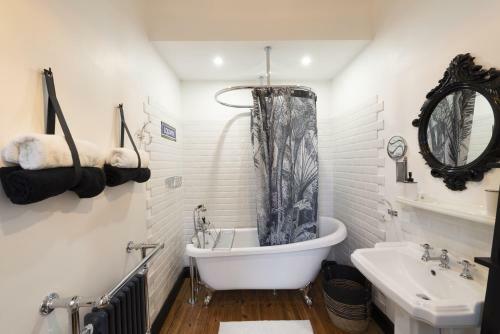 Hostal Domaine Les Tilleuls