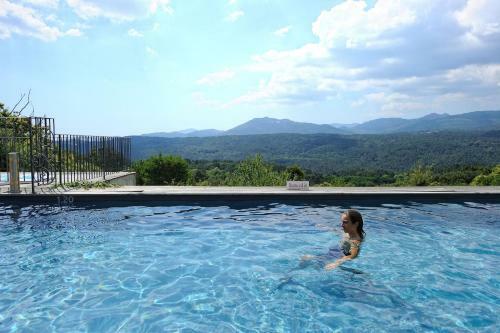 Hotel "la Cabane" De L'h�tel Le Tourisme