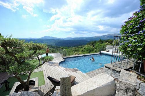 Hotel "la Cabane" De L'h�tel Le Tourisme