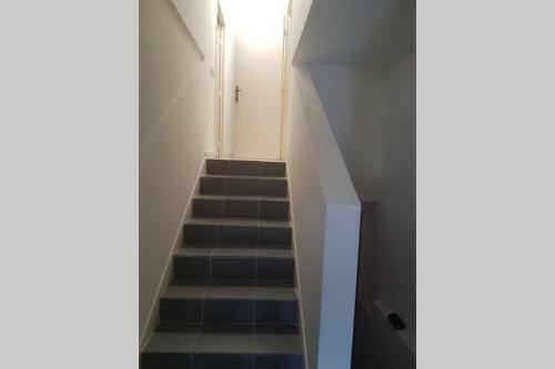 Apartamento Cap D'ail : Spacieux 2 Pi�ces En Face Des Plages.