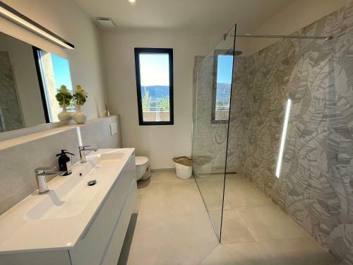Villa Eva, Vue Mer Et Montagne, Plage � Pieds