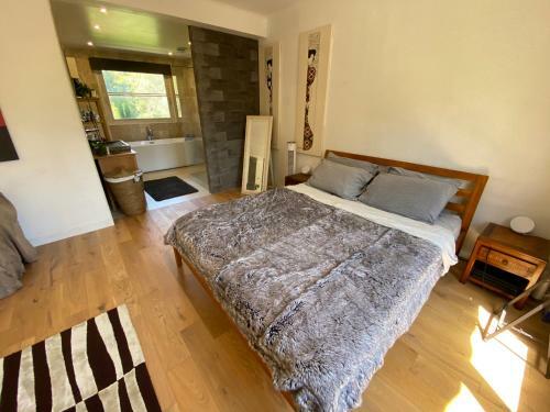 Private & Comfortable Stone Villa With Pool