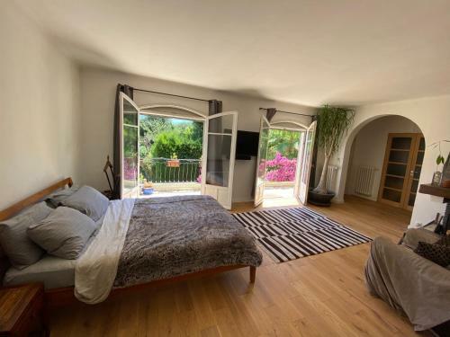 Private & Comfortable Stone Villa With Pool