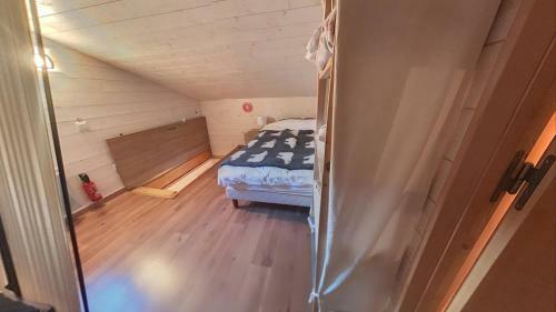 Chalet 4 Pers � Proximit� Des Carroz (chbla)