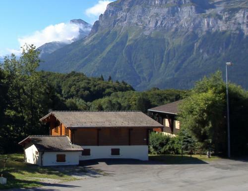 Chalet Haut Standing � Proximit� Du Centre (ch228)