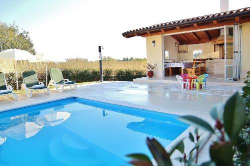 Holiday Home Bubani 111