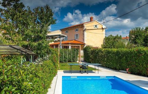 Holiday Home Bubani 111