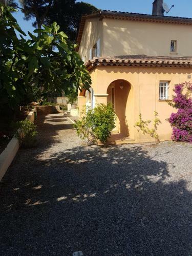 Hostal Villa Esmeralda