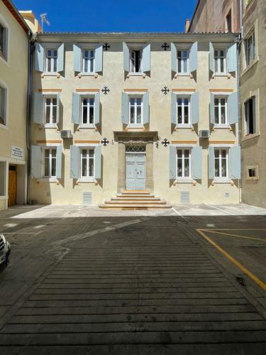 Hostal Studio Familial Maison De L'�glise Du Couvent
