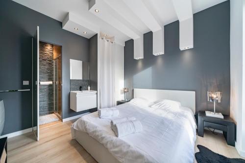 Monaco Border, Fully Renovated Apartment