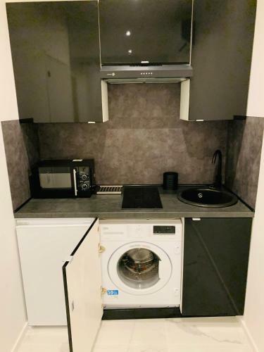 Apartamento New Studio 250m Caf� De Paris