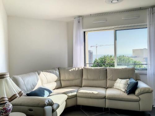 2br Apartment With Parking Near Monaco