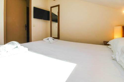 Beautiful One-bedroom Apartment With Fireplace And Stunning Views