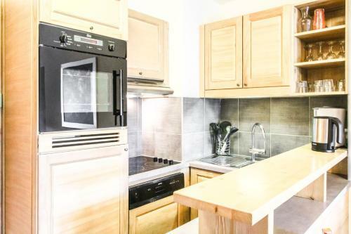 Beautiful One-bedroom Apartment With Fireplace And Stunning Views