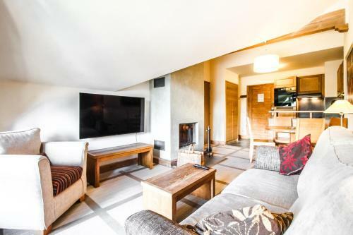 Beautiful One-bedroom Apartment With Fireplace And Stunning Views