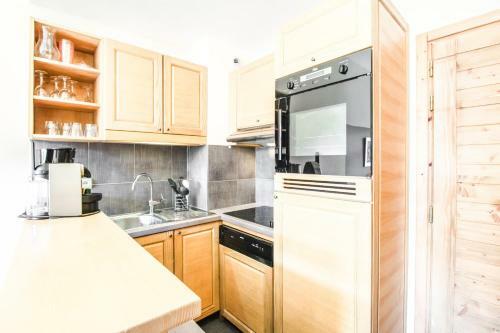 Bright, Spacious South-facing 1-bedroom Apartment