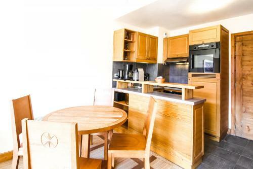 Bright, Spacious South-facing 1-bedroom Apartment