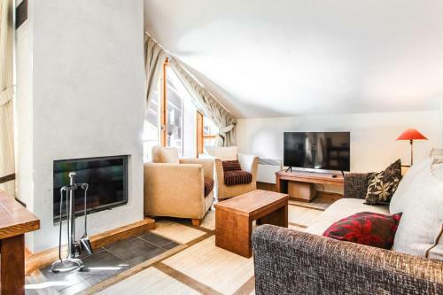 Two Internally Connecting 2-bed Apartments With Shared Private Entrance