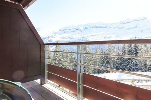 Stunning 3-bedroom Apartment With Mountain Views