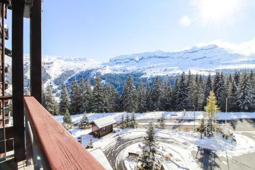Stunning 3-bedroom Apartment With Mountain Views