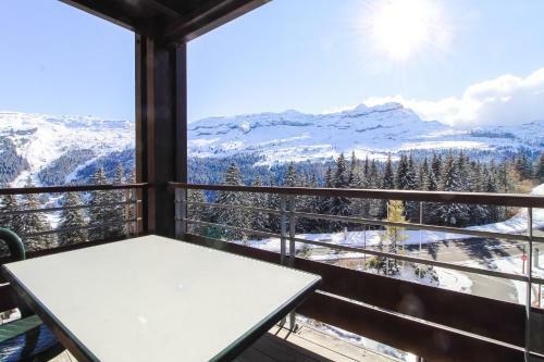 Stunning 3-bedroom Apartment With Mountain Views