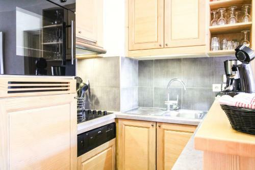 Stunning 3-bedroom Apartment With Mountain Views
