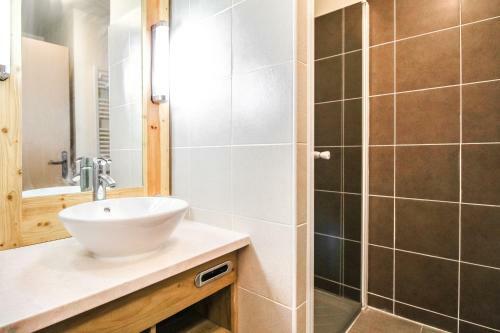 Stunning 3-bedroom Apartment With Mountain Views