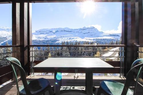 South-facing Newly Renovated 2-bed Apartment Les Terrasses D'eos