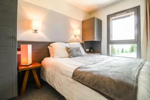 South-facing Newly Renovated 2-bed Apartment Les Terrasses D'eos