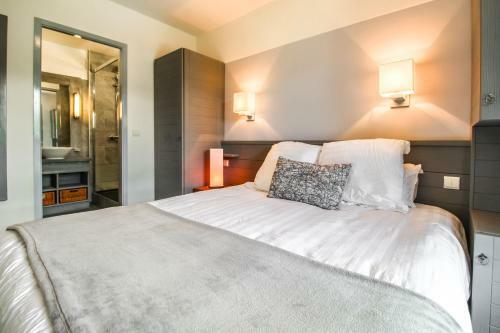South-facing Newly Renovated 2-bed Apartment Les Terrasses D'eos