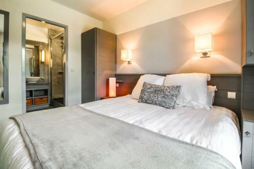 South-facing Newly Renovated 2-bed Apartment Les Terrasses D'eos