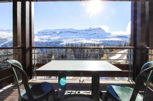 South-facing Newly Renovated 2-bed Apartment Les Terrasses D'eos