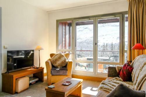 South-facing Newly Renovated 2-bed Apartment Les Terrasses D'eos