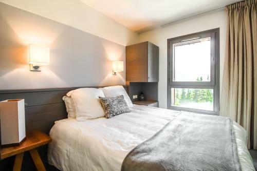 South-facing Newly Renovated 2-bed Apartment Les Terrasses D'eos