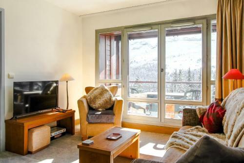 South-facing Newly Renovated 2-bed Apartment Les Terrasses D'eos