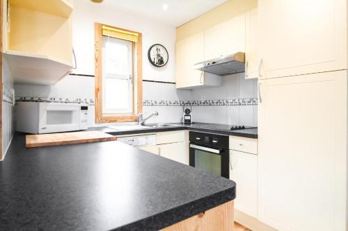 Charming 4-bedroom Ski Chalet With Terrace