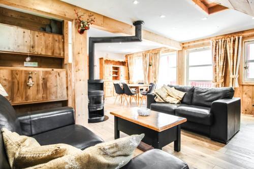 Charming 4-bedroom Ski Chalet With Terrace