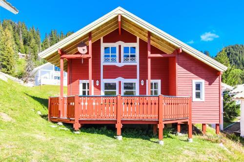 Charming 4-bedroom Ski Chalet With Terrace