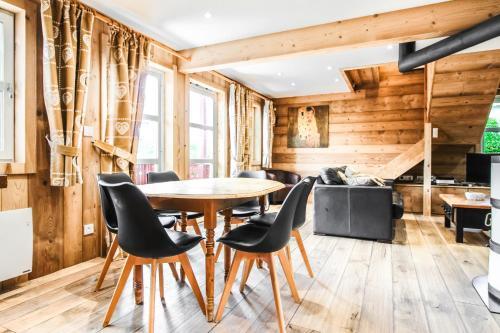 Charming 4-bedroom Ski Chalet With Terrace