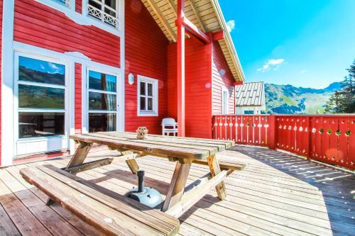 Charming 4-bedroom Ski Chalet With Terrace