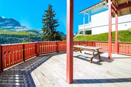 Charming 4-bedroom Ski Chalet With Terrace