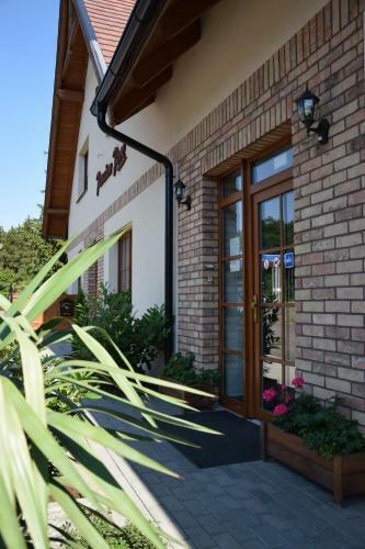 Hostal Penzion Port B�tov