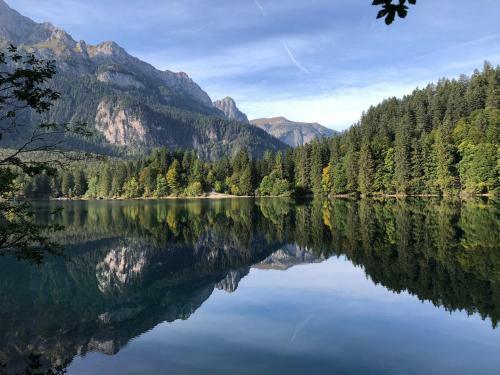Hotel Chalet Tovel - Mountain Lake