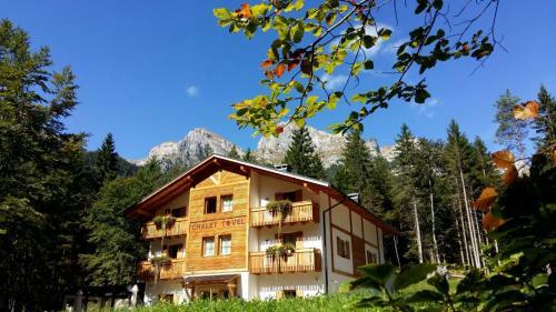 Hotel Chalet Tovel - Mountain Lake
