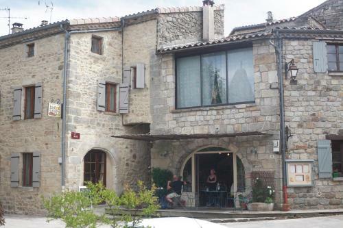 Hostal Auberge D'ailhon, Chez La Marthe X Bistro D'ailhon